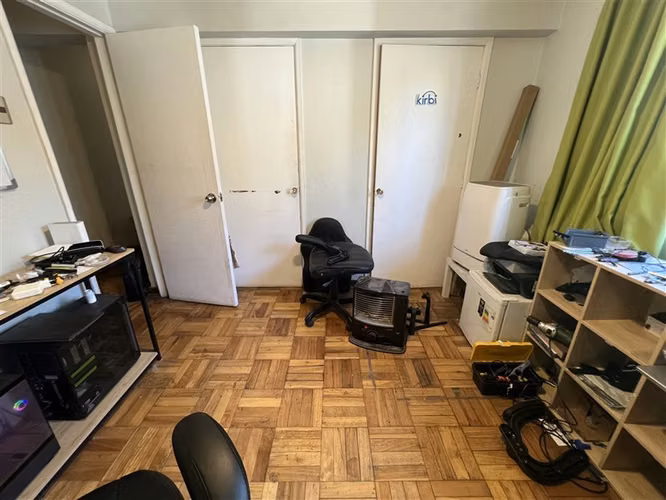 Casa en arriendo de un piso 4dorm 3baños .4 estacLa Reina
