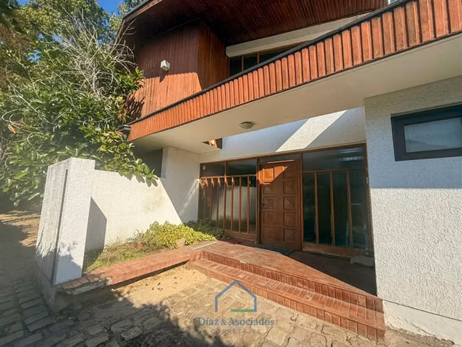 Casa en venta de 7 dorm, en Talca Centro a pasos de Alameda.