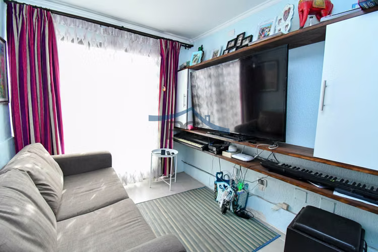 Se vende amplio inmueble en Jardines del Sur. (164574)