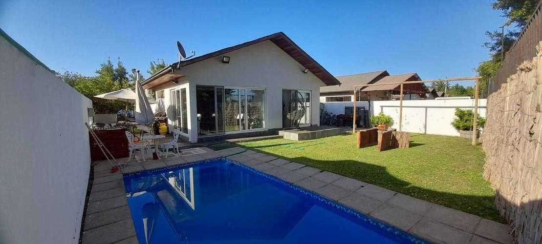 Estilo y Confort en Casa Familiar Espaciosa (165309)