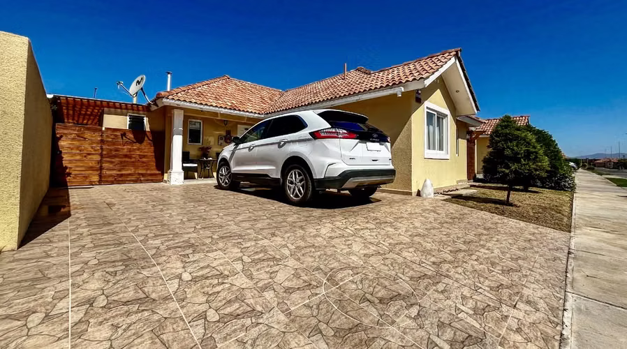 CASA EN VENTA EN CONDOMINIO SERENA ORIENTE, LA SERENA.