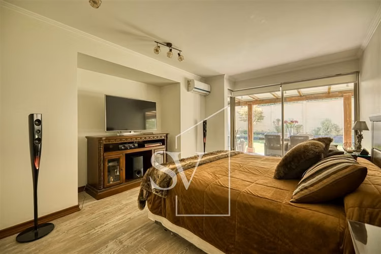 Casa en arriendo de 4 dorm. en Lo Barnechea