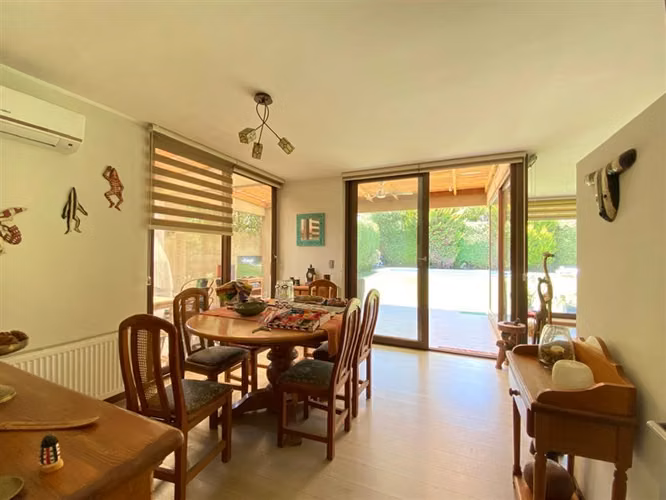 Casa en venta de 4 dorm. en Colina