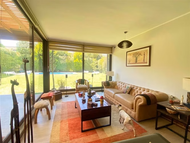 Casa en venta de 4 dorm. en Colina