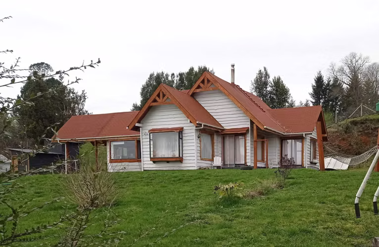 ARRIENDO CASA EN ENTRE LAGOS