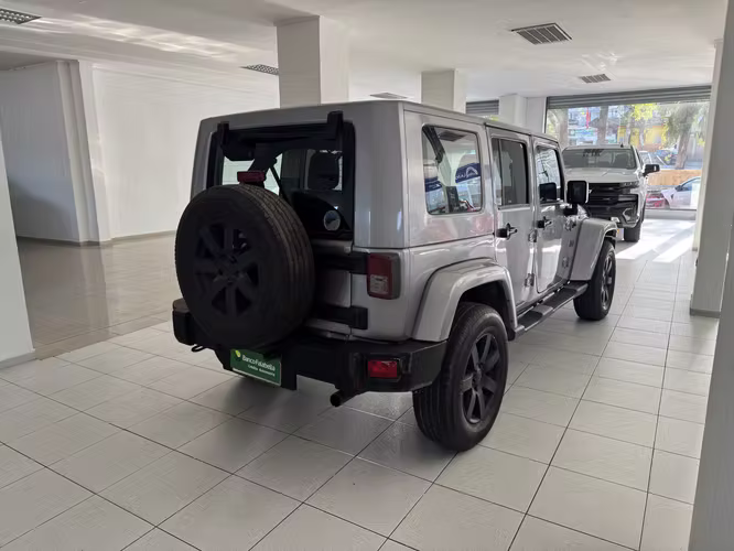 Jeep wrangler unlimited sahara 4x4 3.6 at 2017 - $24.000.000