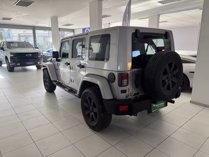 Jeep wrangler unlimited sahara 4x4 3.6 at 2017 - $24.000.000