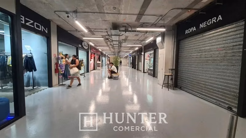Local Comercial 68 M2 Metro Los Leones en Providencia