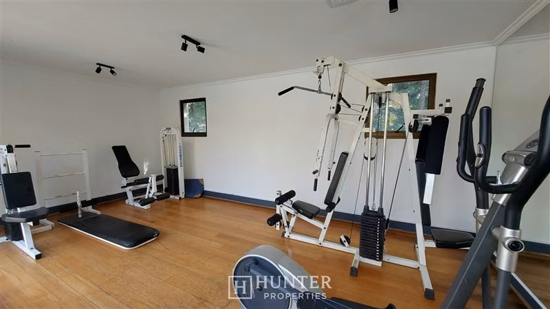 Hermoso y exclusivo 4D-3B en entorno verde tranquilo piscina - Imagen 48