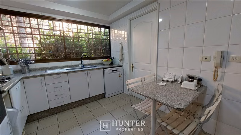 Hermoso y exclusivo 4D-3B en entorno verde tranquilo piscina - Imagen 33
