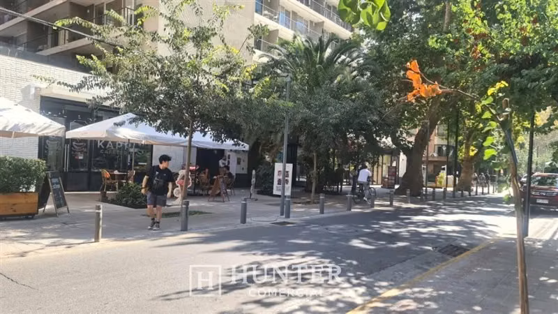 Local Comercial 517 M2 con Extraccion en Providencia