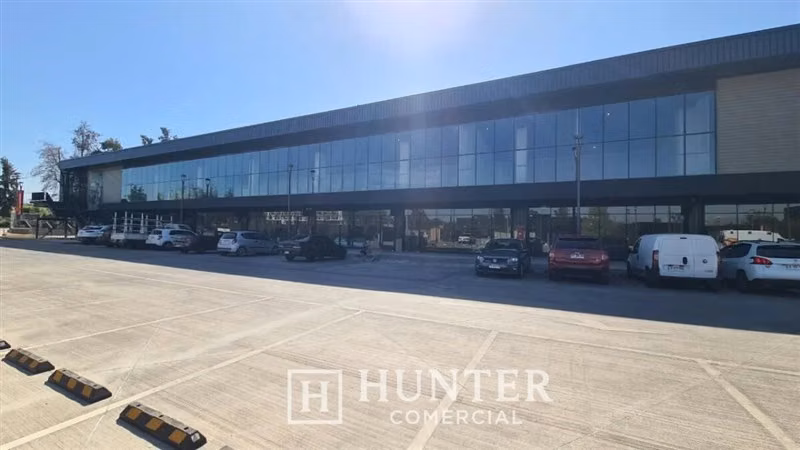 Local 80 M2 Nuevo Stripcenter Chicureo, Colina