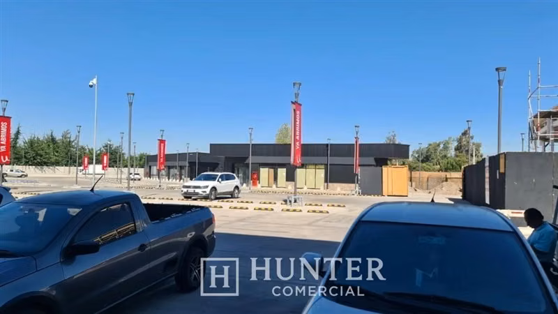 Local 80 M2 Nuevo Stripcenter Chicureo, Colina