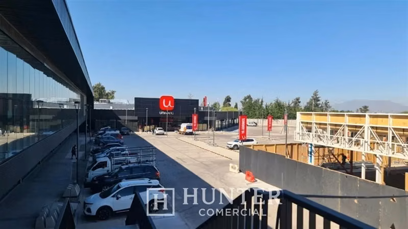 Local 120 M2 Nuevo Stripcenter Chicureo, Colina