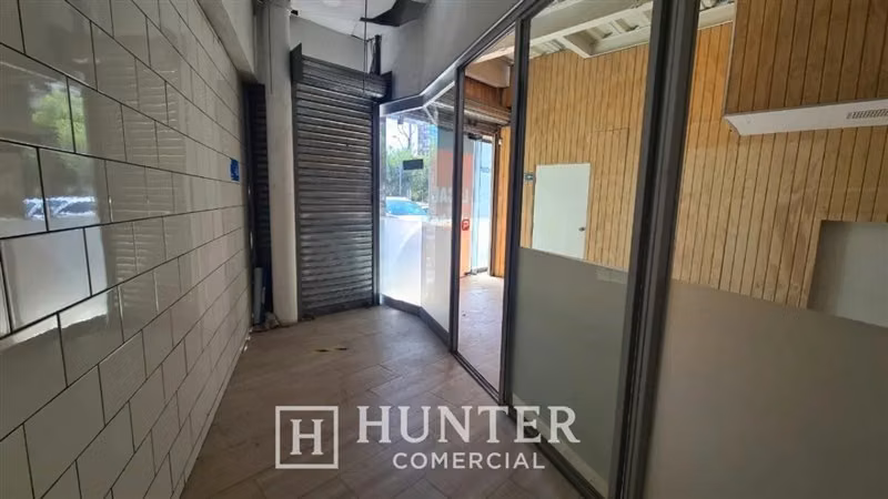 Local Comercial 105 M2 Stripcenter Av Peru, Recoleta