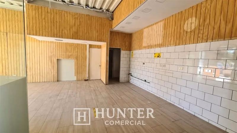 Local Comercial 105 M2 Stripcenter Av Peru, Recoleta