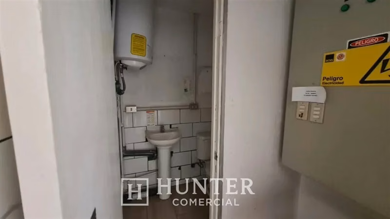 Local Comercial 105 M2 Stripcenter Av Peru, Recoleta