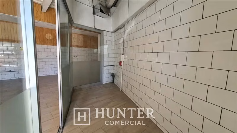 Local Comercial 105 M2 Stripcenter Av Peru, Recoleta