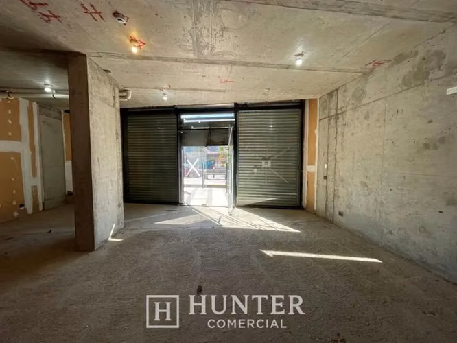 Local Comercial 64 M2 pasos Metro Pedrero, San Joaquin