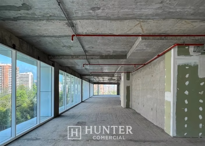 Oficinas Planta Libre de 400- 800 M2, cerca Metro Las Condes