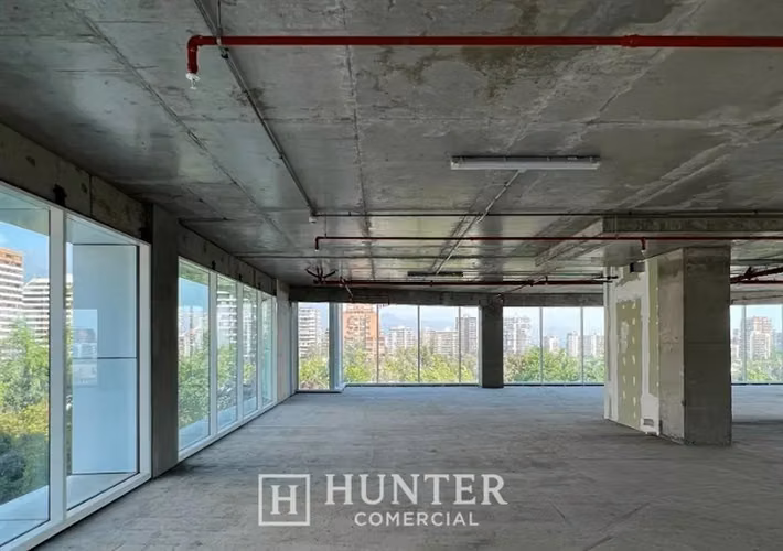 Oficinas Planta Libre de 400- 800 M2, cerca Metro Las Condes