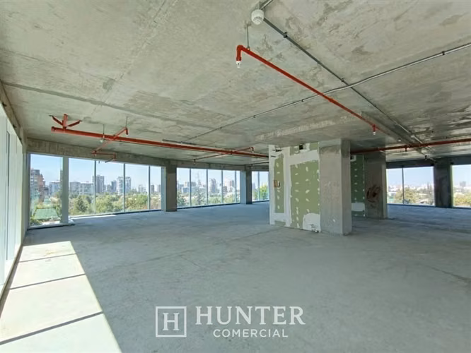 Oficinas Planta Libre de 400- 800 M2, cerca Metro Las Condes