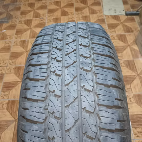 Neumático camioneta 265/65 R17