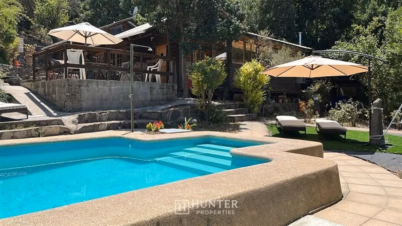 Parcela en venta, 6 dormitorios y piscina, Granizo Olmué