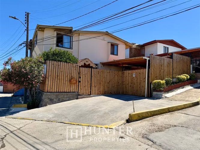 Casa en venta de 3 dorm. en Viña del Mar