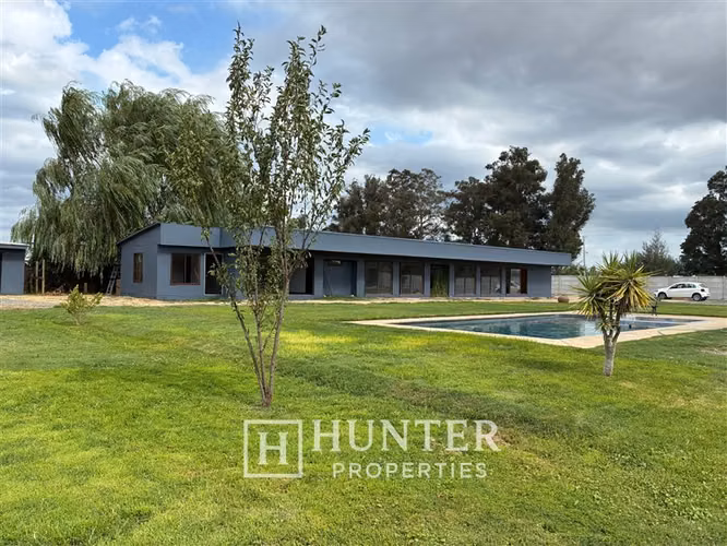 Parcela de 140m2 5D, 3B, piscina, en venta en Unihue, Talca