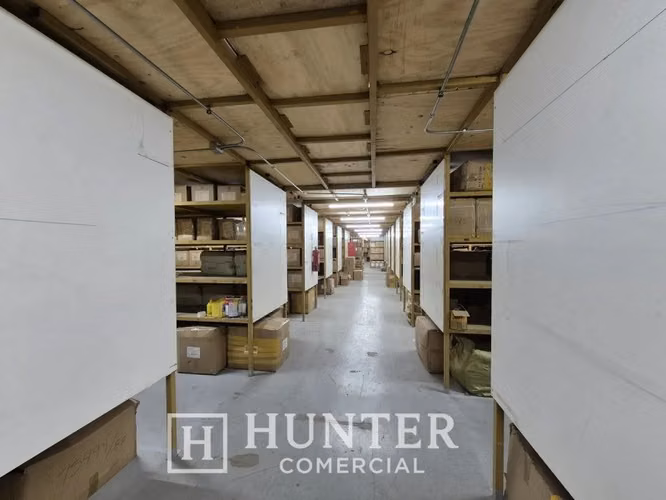 Edificio de Bodega 1867 M2 cercano Cumming Santiago