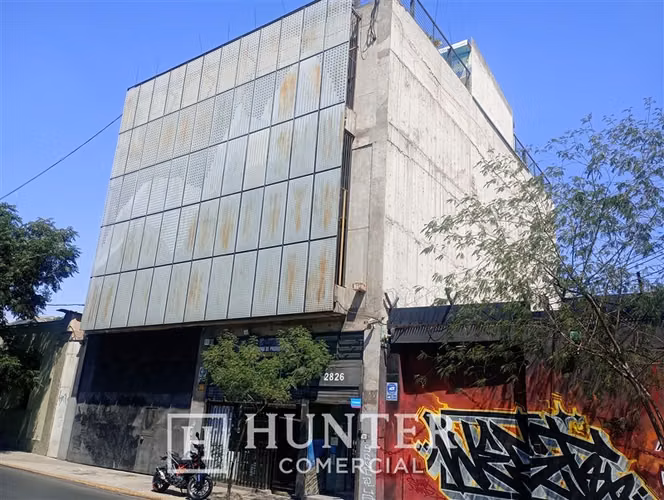 Industrial Bodegaje y oficinas 1867 M2, Santiago