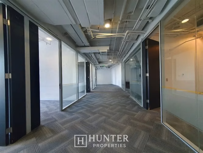 Oficina 346 M2 Nva. Las Condes, Metro Manquehue, Las Condes