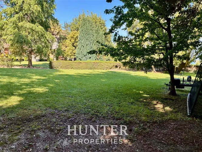 Terreno de 5.000 m2 y 3 casas, piscina en colbun lado norte