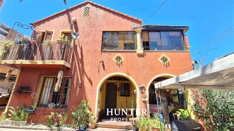 Casa OPORTUNIDAD en Ñuñoa 245mts2 - 460mts totales terreno