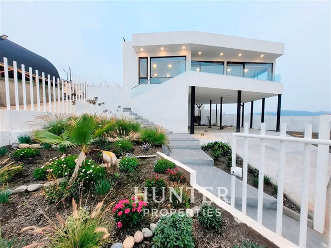 Hermosa Casa con vista Panorámica en Mantagua