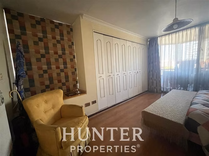 Departamento en venta de 3 Dorm. 3B. 1E. 1B Las Condes