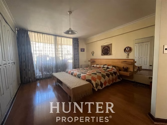 Departamento en venta de 3 Dorm. 3B. 1E. 1B Las Condes