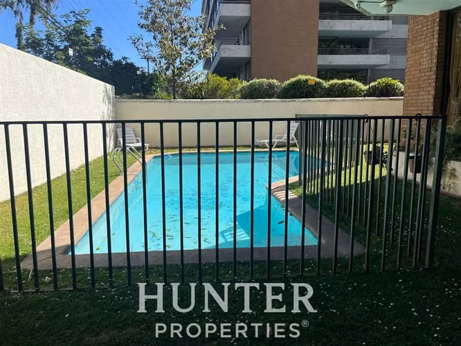 Departamento en venta de 3 Dorm. 3B. 1E. 1B Las Condes