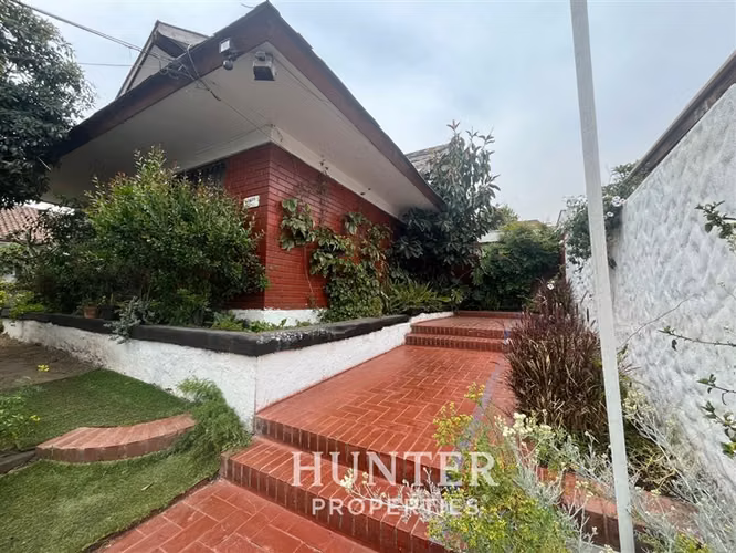 Casa venta 5 dorm y 4 B en La Reina Lider Principe de Gales