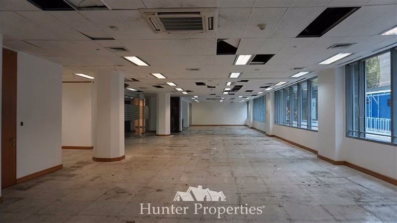 Oficina habilitada 380 M2 cercano a Metro Las Condes