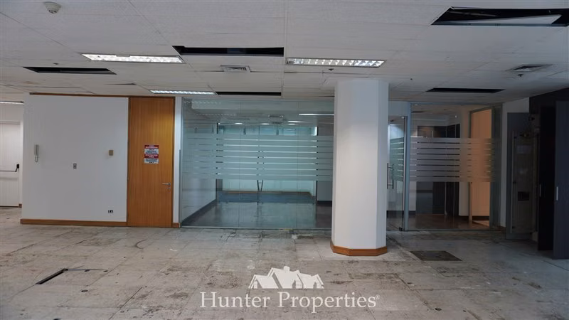Oficina habilitada 380 M2 cercano a Metro Las Condes
