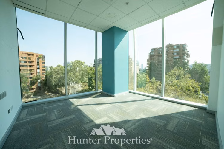 Oficina 612 Metros de nivel arriendo en Vitacura