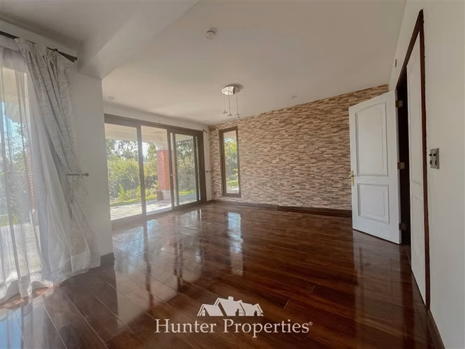 Casa en venta de 5 dorm. en La Reina