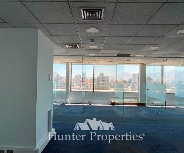 Oficina 551 metros calle Teatinos en arriendo Santiago