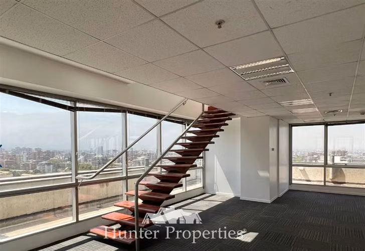 Oficina Duplex 173 M2 en arriendo en Providencia