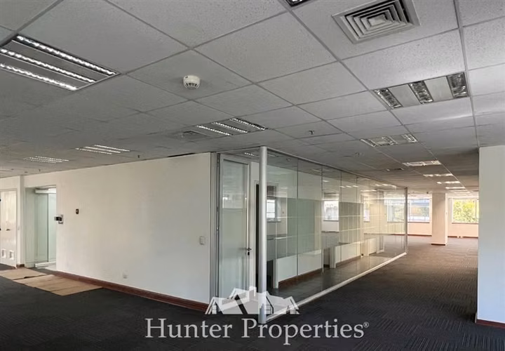 Oficina 529 M2 en arriendo en Providencia Metro Los Leones