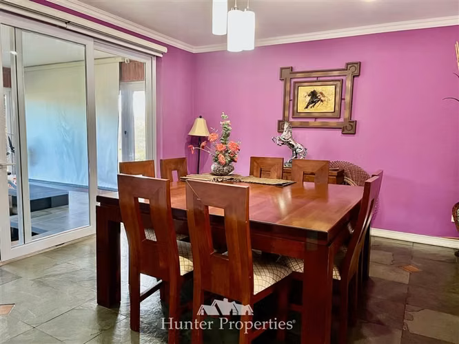 Casa de lujo amplia en venta de 5D 3B. las brisas de Unihue