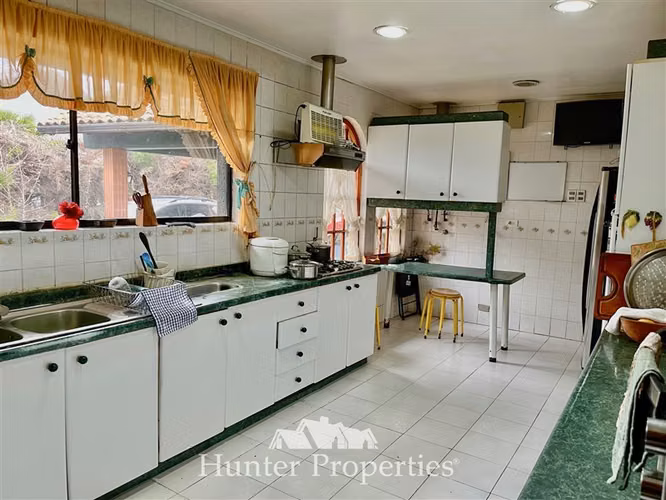 Casa en venta de 4D3B de 365M2 en condominio la Reina. Talca - Imagen 2