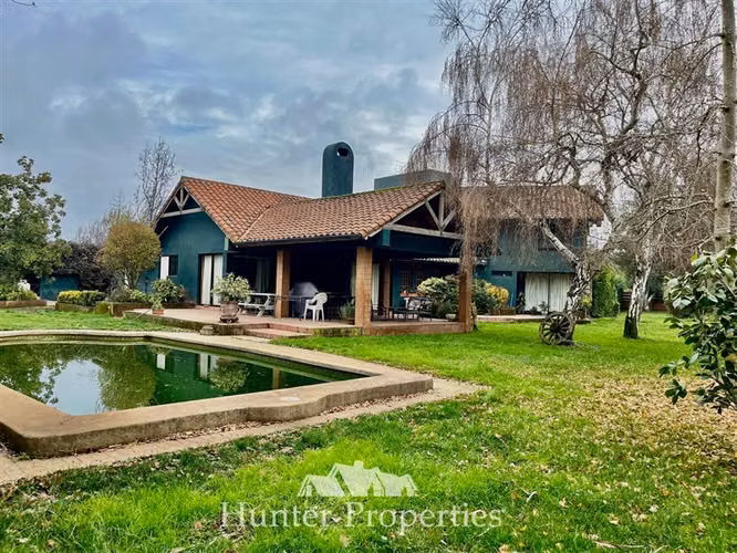 Casa en venta de 4D3B de 365M2 en condominio la Reina. Talca